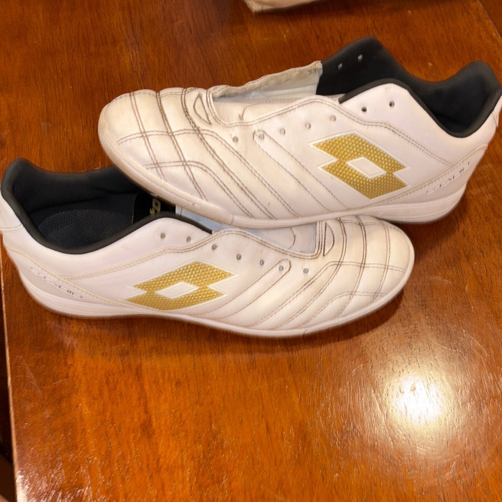 Lotto Men's Indoor Soccer Flats